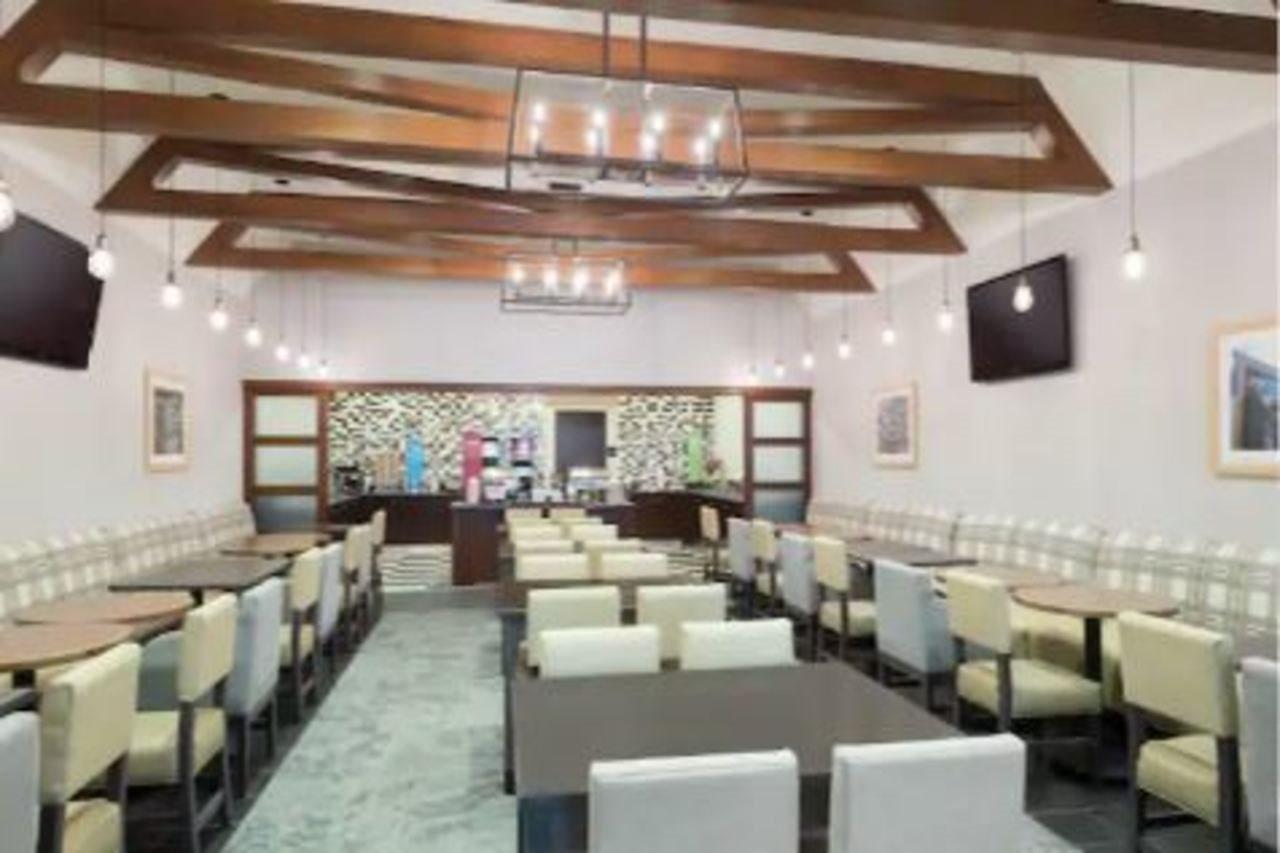 Hampton Center City-convention Center Hotel