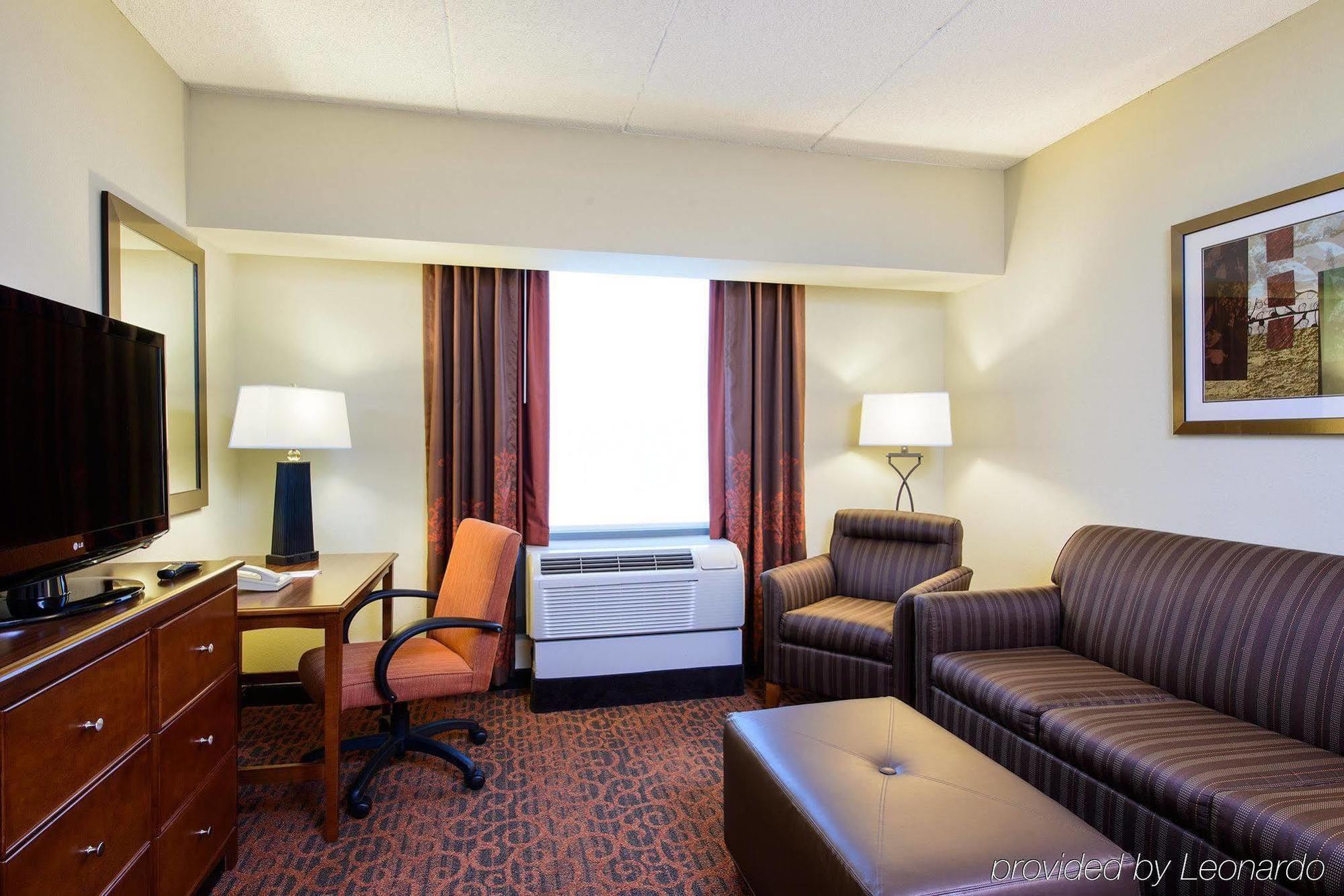 Hotel Hampton Center City-convention Center 3*