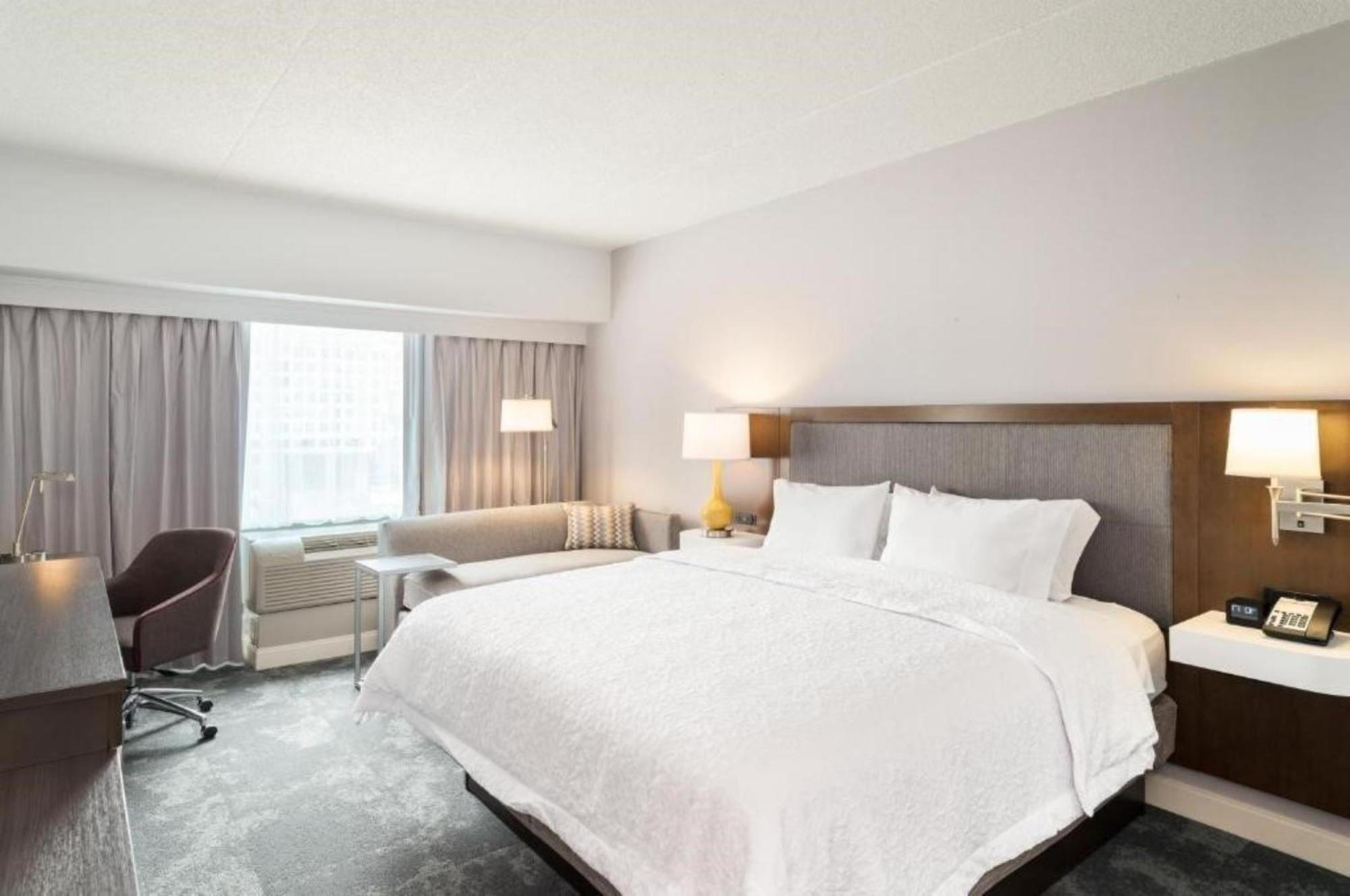 Hotel Hampton Center City-convention Center 3*